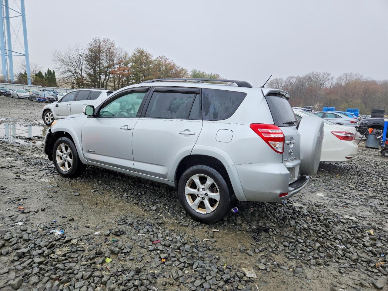 2010 TOYOTA RAV4 LIMITED photo 3