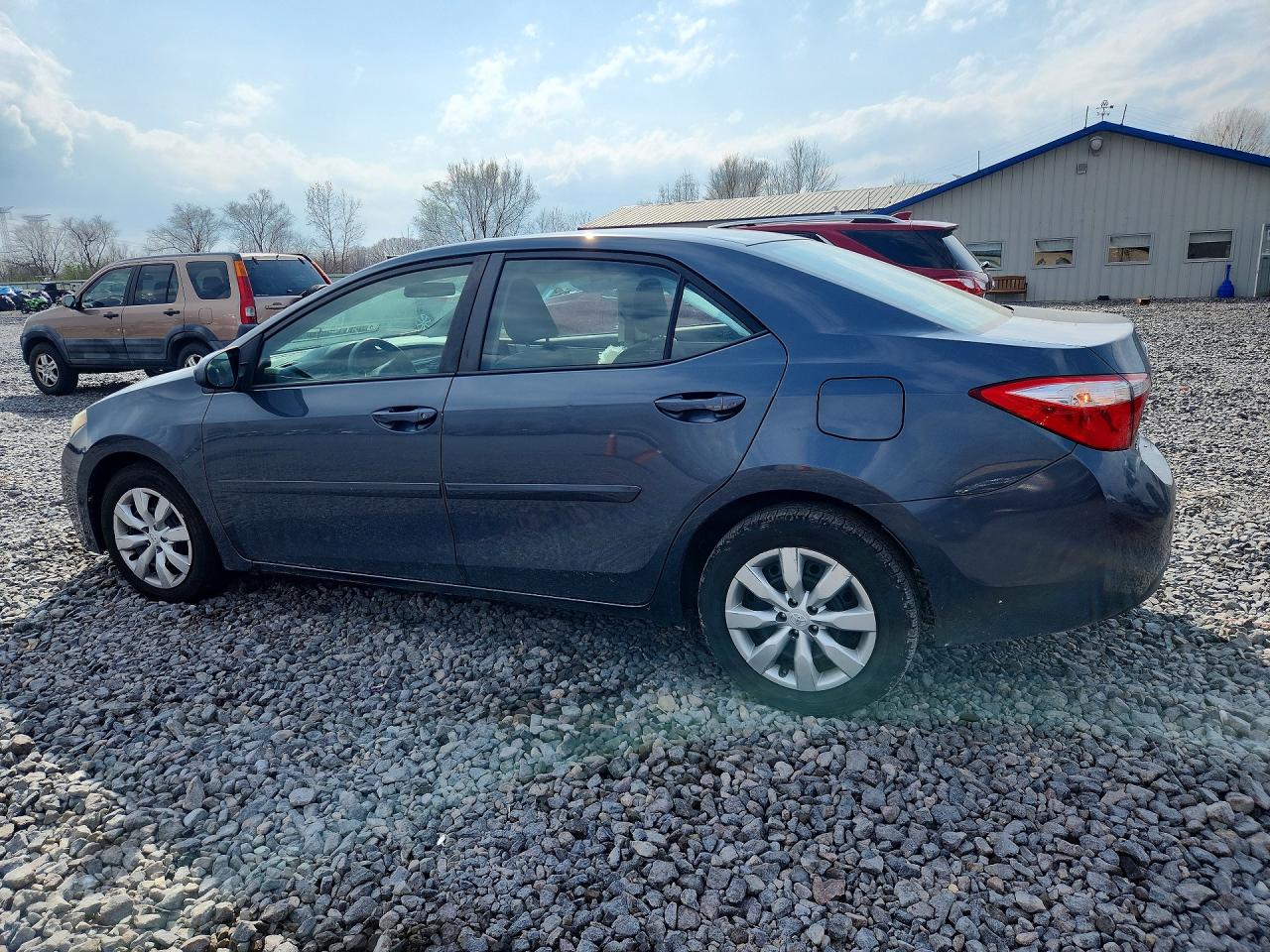 2016 TOYOTA COROLLA photo 3