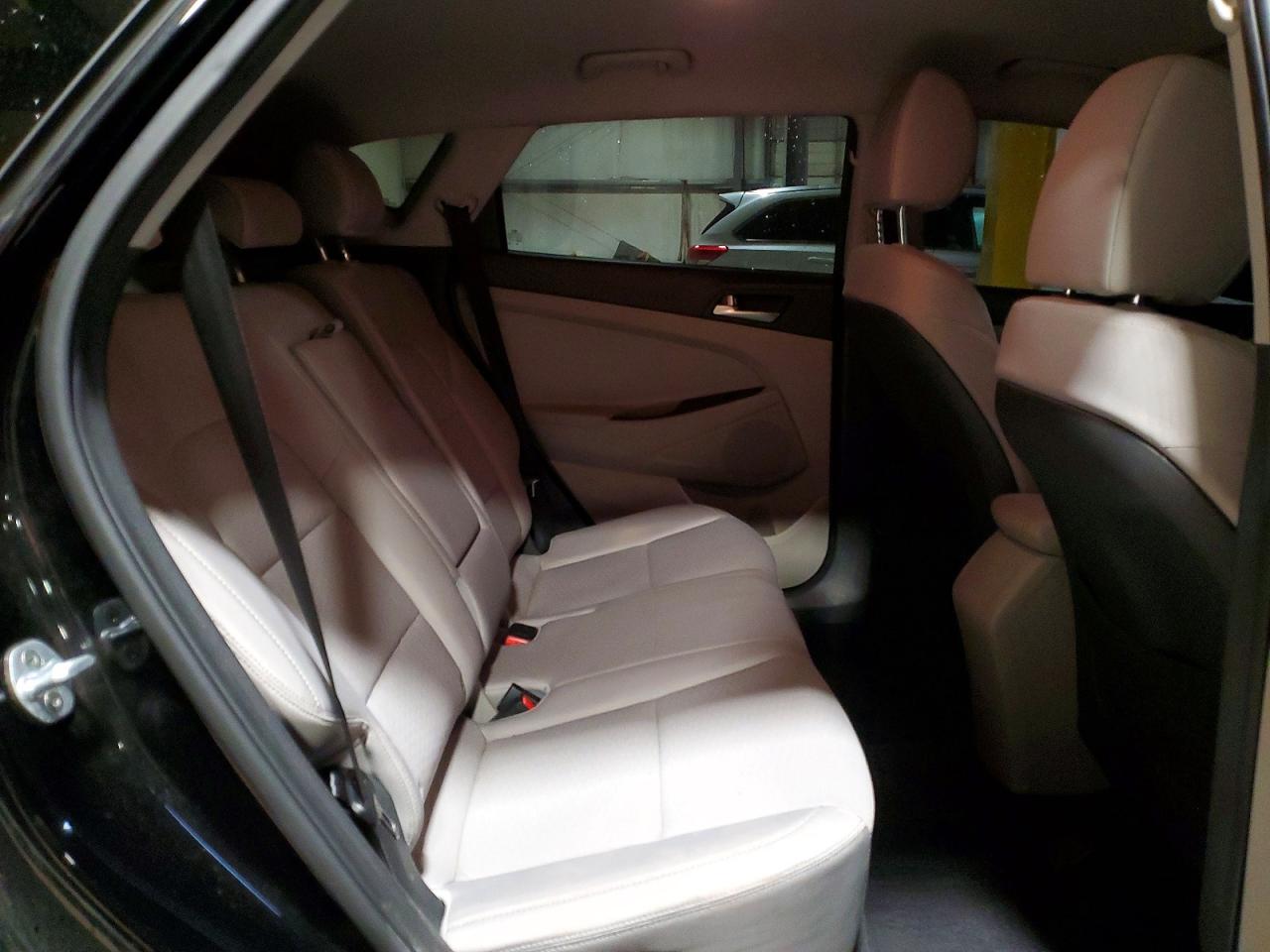 2020 HYUNDAI TUCSON SE photo 31
