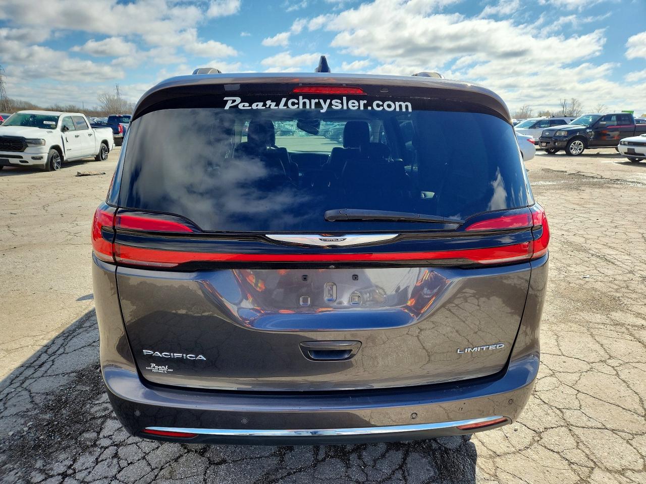 2023 CHRYSLER PACIFICA LIMITED photo 11