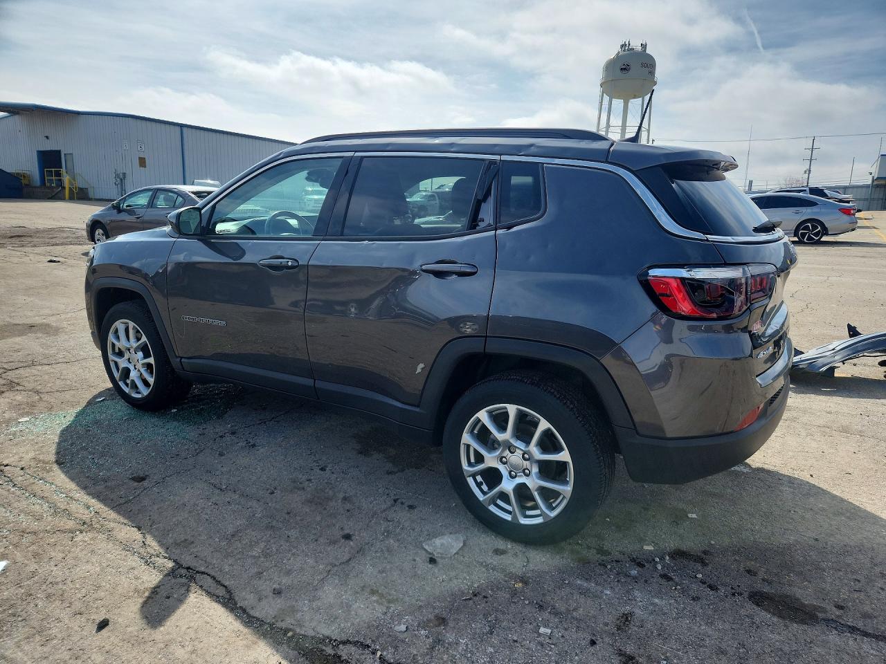 2022 JEEP COMPASS LATITUDE LUX photo 4