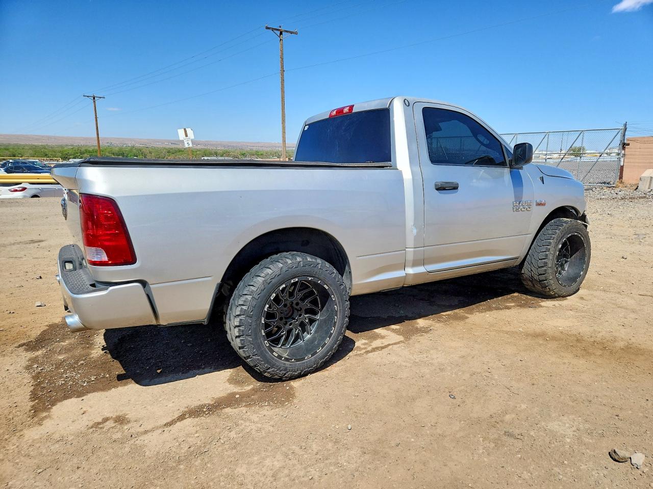 2014 RAM 1500 ST photo 3