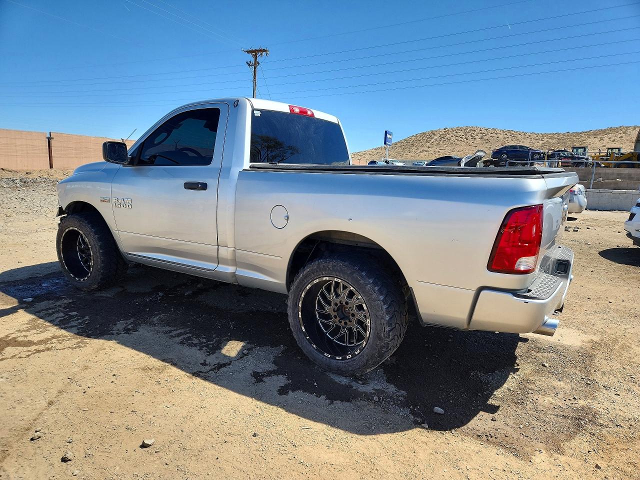 2014 RAM 1500 ST photo 2