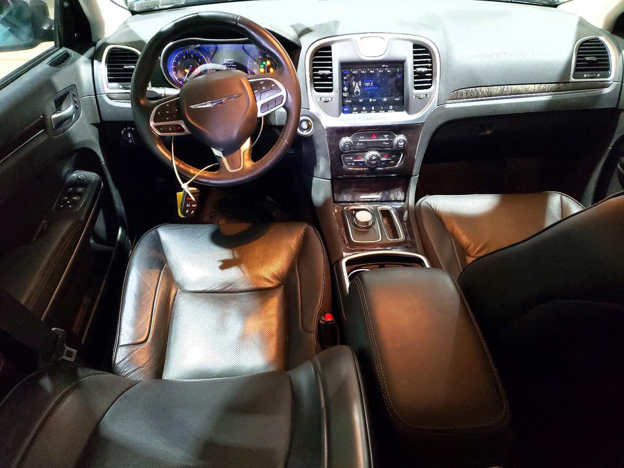 2022 CHRYSLER 300 TOURING L photo 22