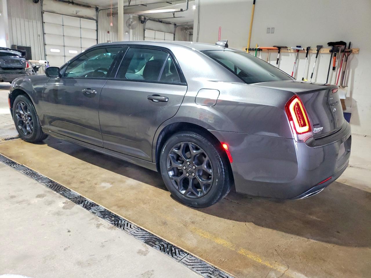 2022 CHRYSLER 300 TOURING L photo 4