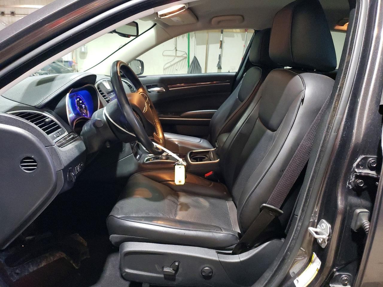 2022 CHRYSLER 300 TOURING L photo 19
