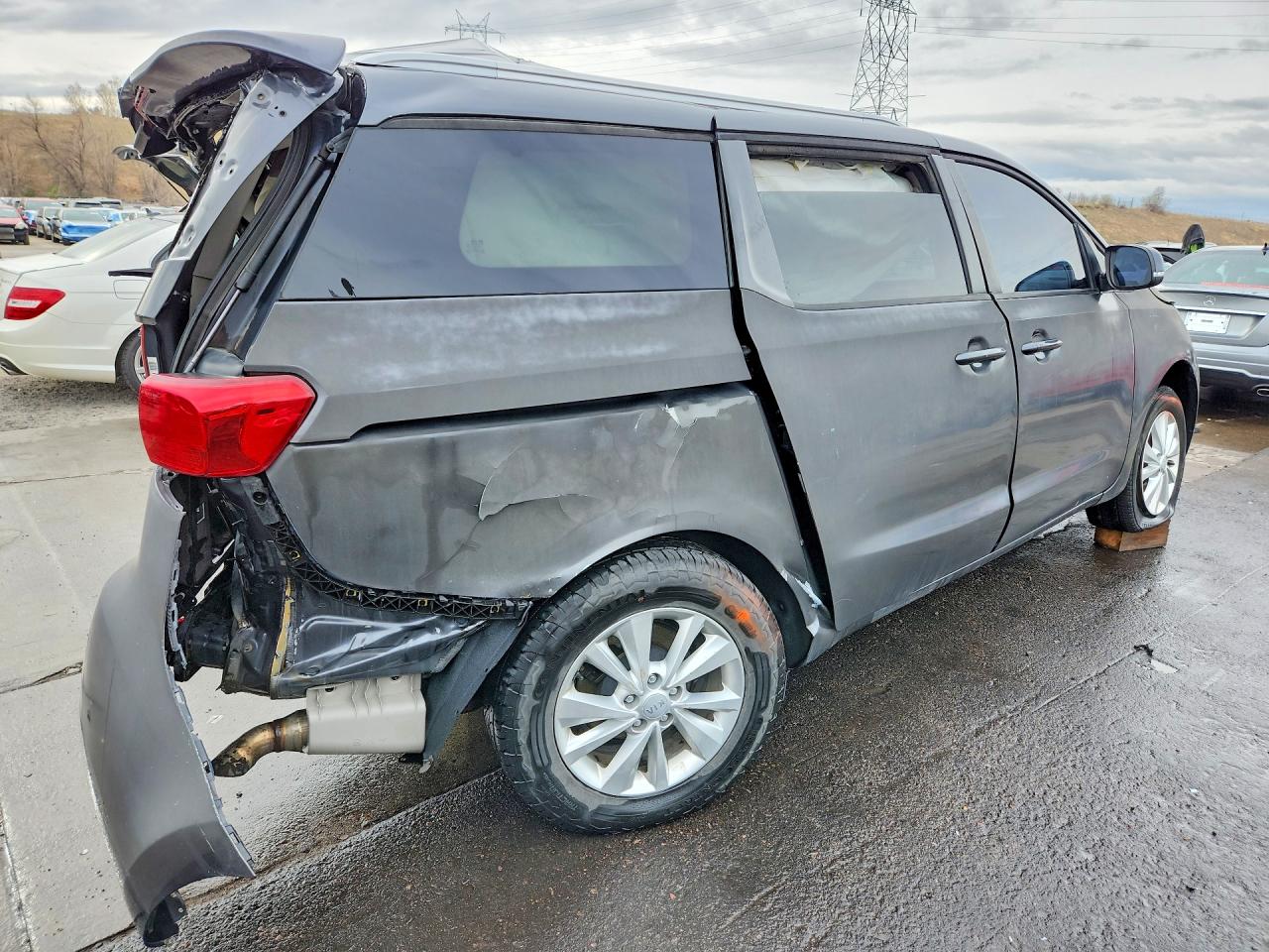2018 KIA SEDONA LX photo 5