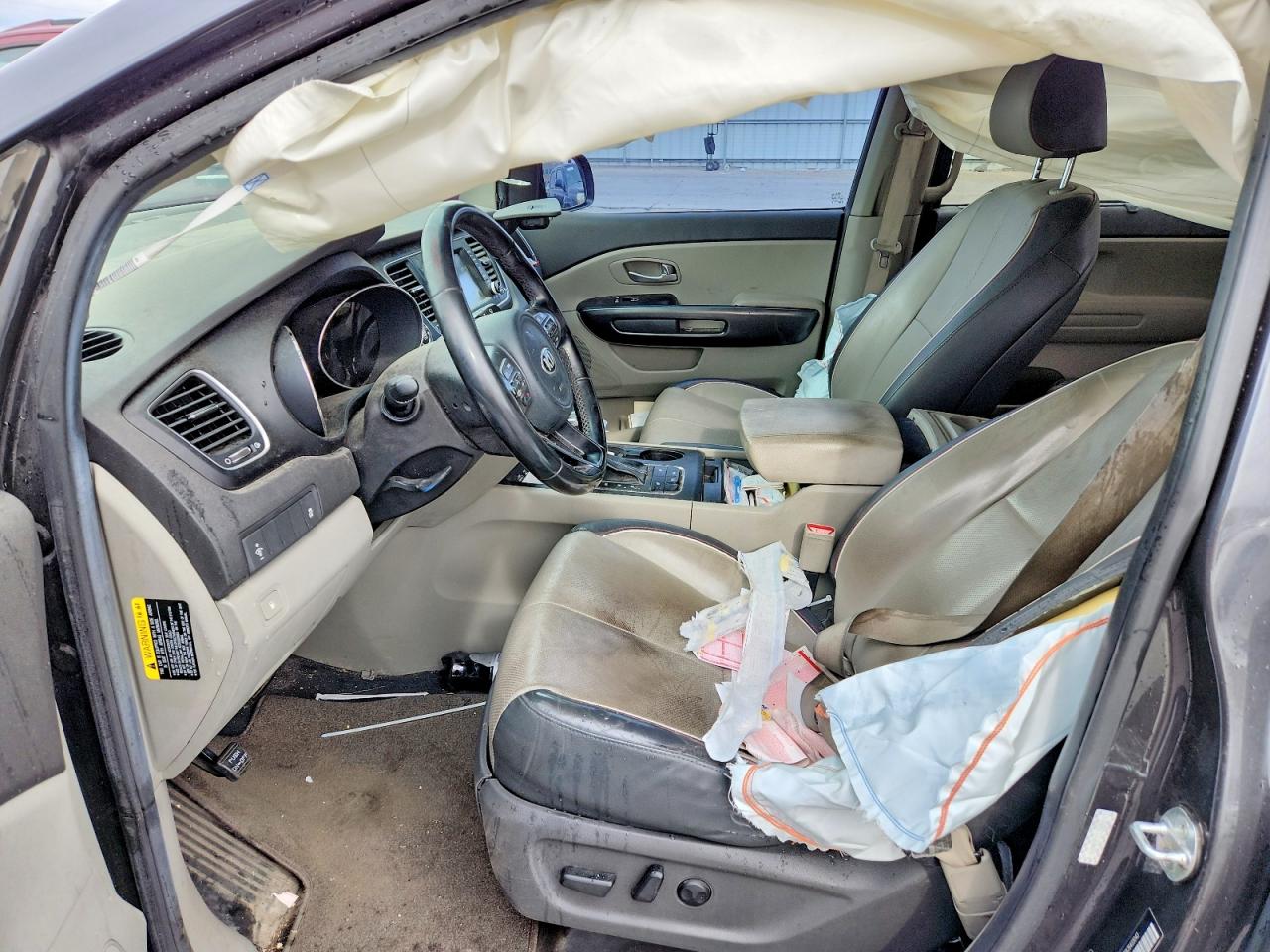 2018 KIA SEDONA LX photo 13