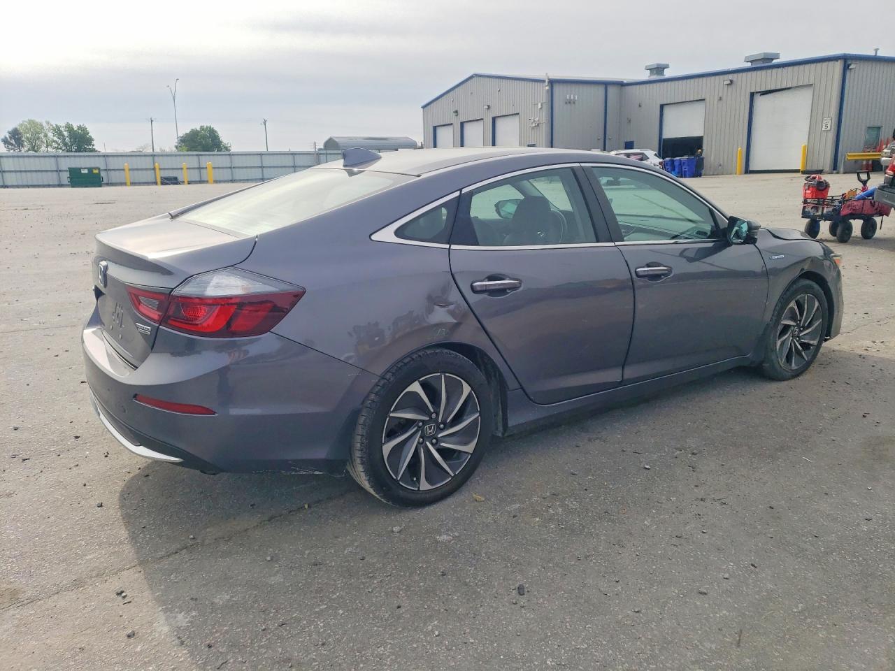 2019 HONDA INSIGHT TOURING photo 5