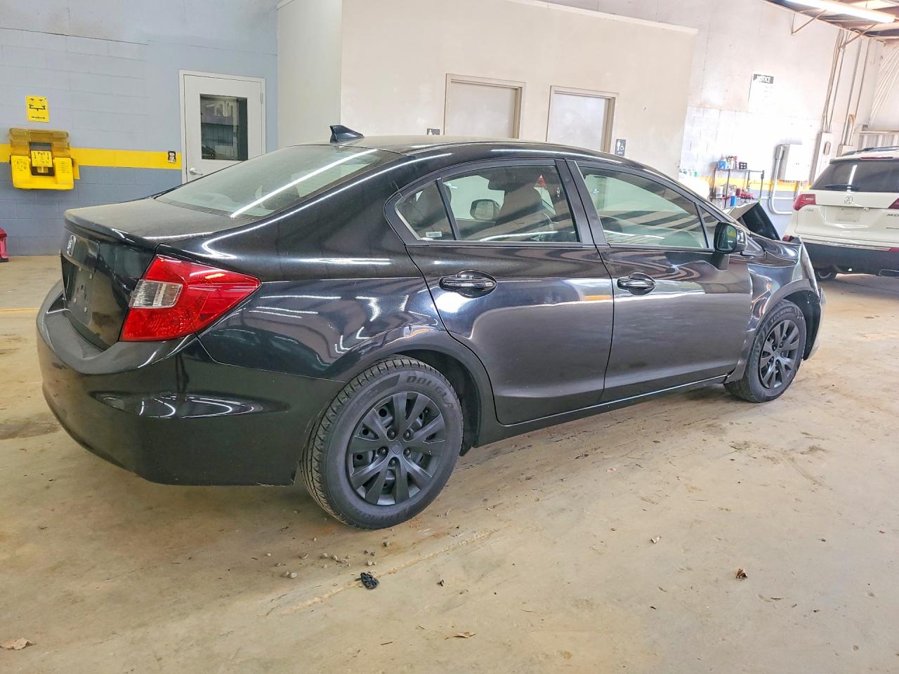 2012 HONDA CIVIC LX photo 3