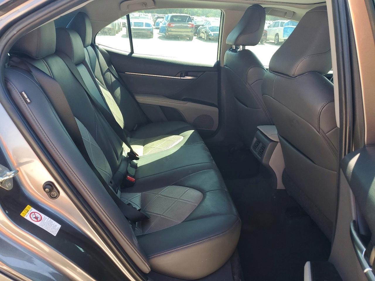 2018 TOYOTA CAMRY XLE photo 28