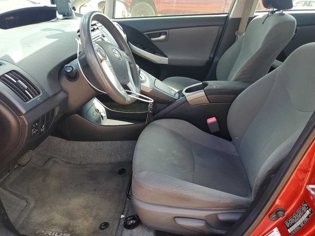 2013 TOYOTA PRIUS TWO photo 7