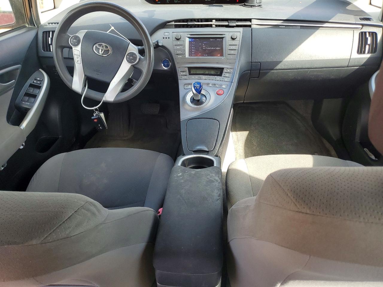 2013 TOYOTA PRIUS TWO photo 8