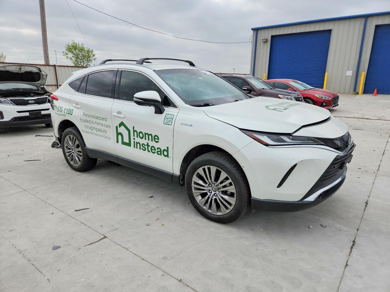 2021 TOYOTA VENZA XLE photo 7