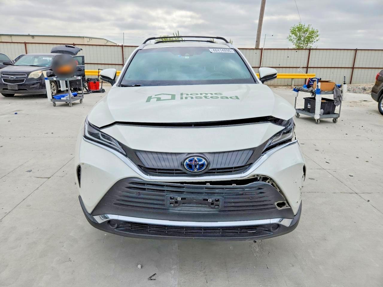 2021 TOYOTA VENZA XLE photo 9