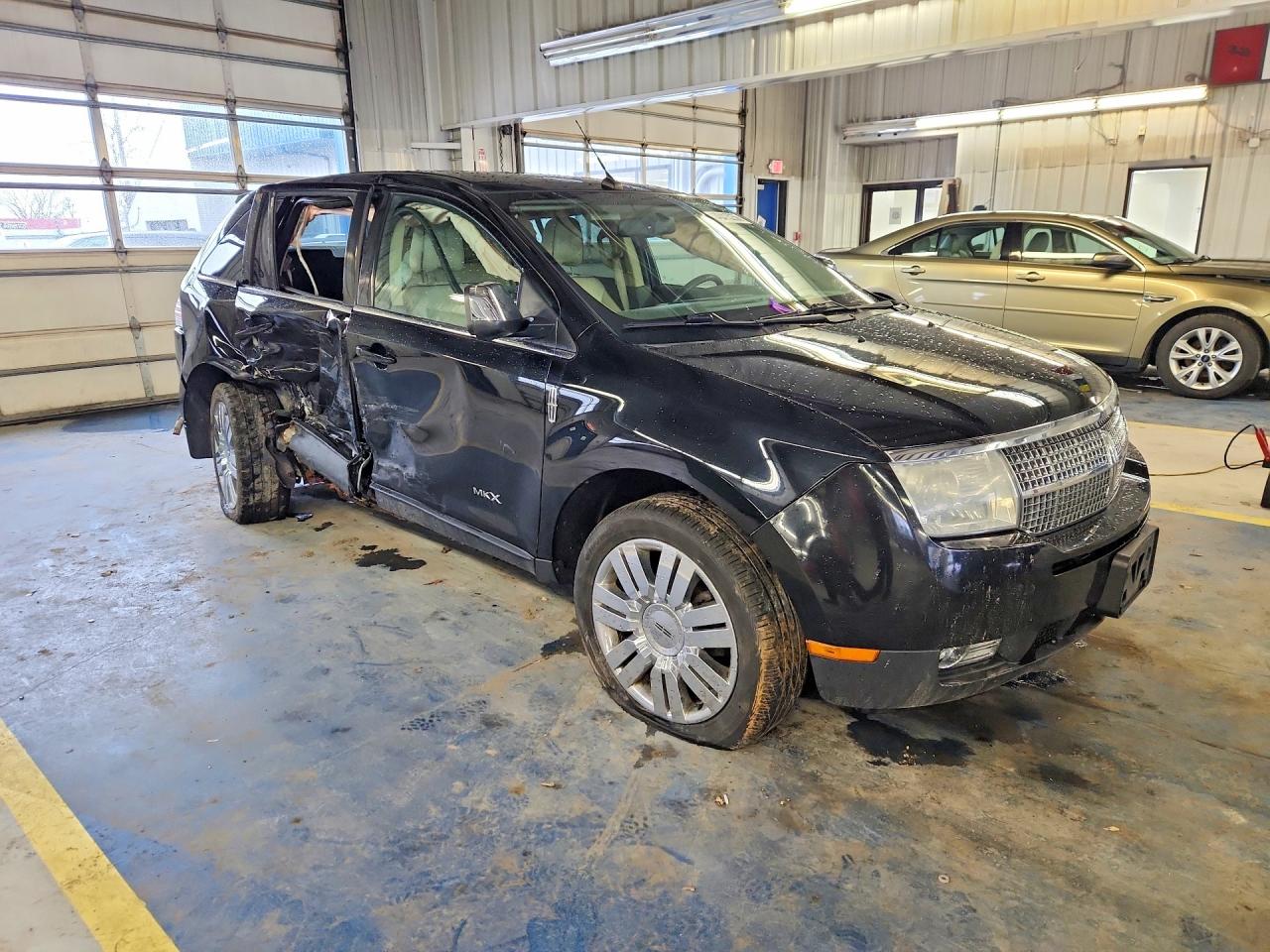 2008 LINCOLN TOWNHOUSE MKX photo 10