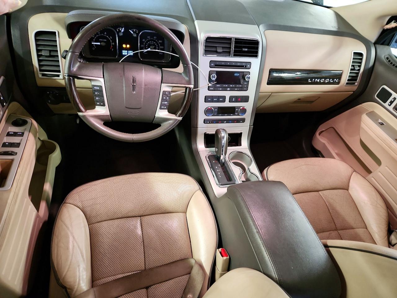 2008 LINCOLN TOWNHOUSE MKX photo 22