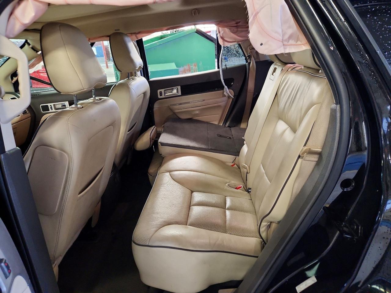 2008 LINCOLN TOWNHOUSE MKX photo 31