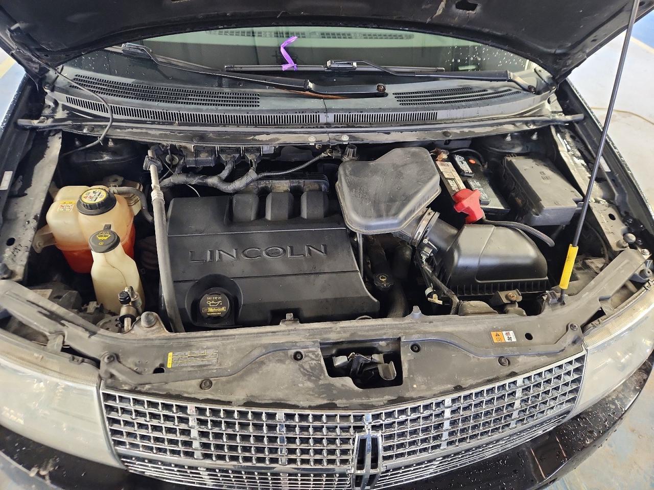 2008 LINCOLN TOWNHOUSE MKX photo 34