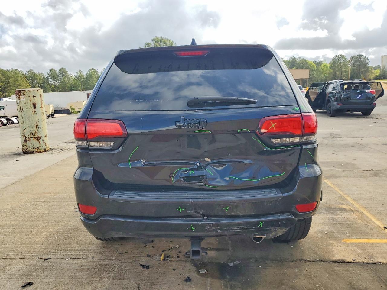 2019 JEEP GRAND CHEROKEE LAREDO photo 16