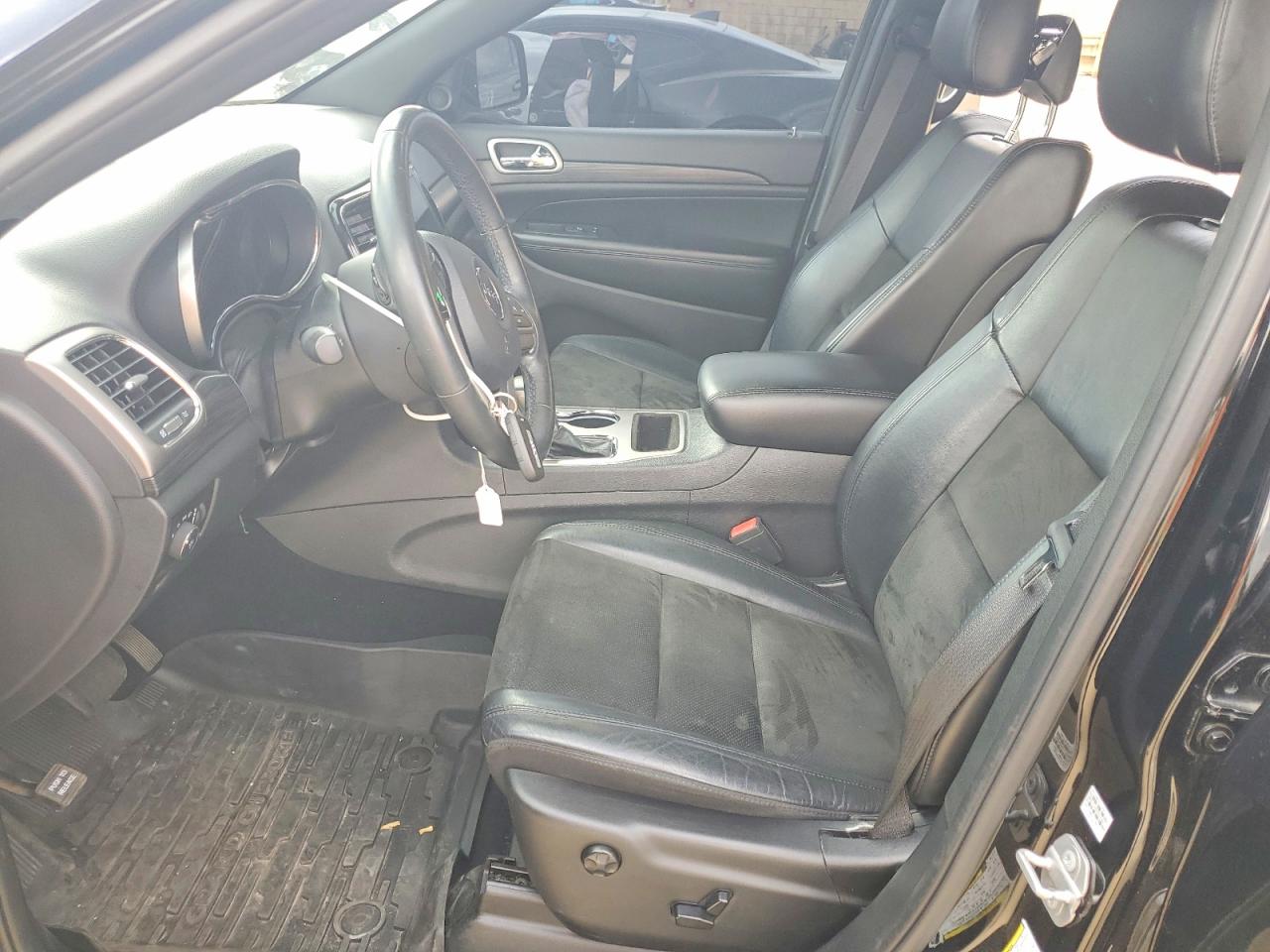 2019 JEEP GRAND CHEROKEE LAREDO photo 19