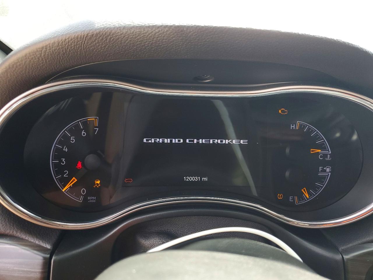 2019 JEEP GRAND CHEROKEE LAREDO photo 25