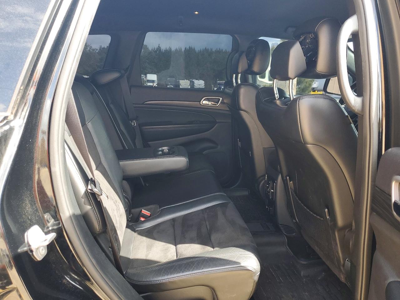 2019 JEEP GRAND CHEROKEE LAREDO photo 28