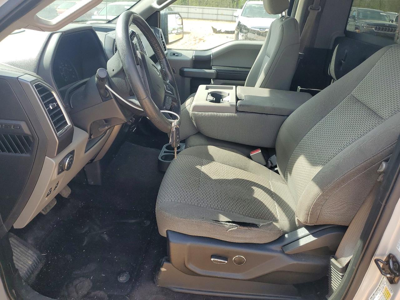 2016 FORD F150 XLT photo 19