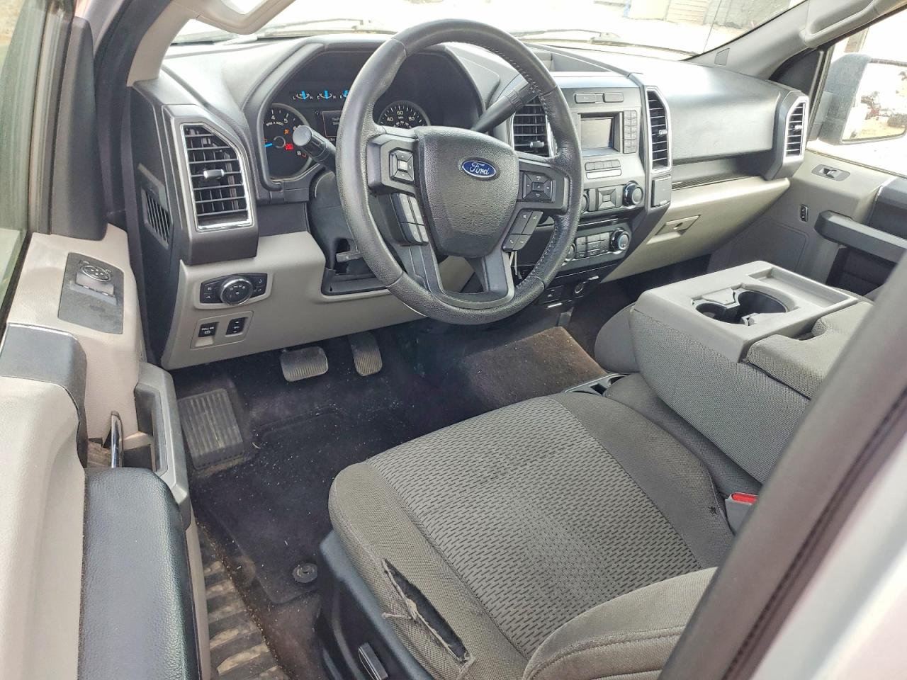 2016 FORD F150 XLT photo 22