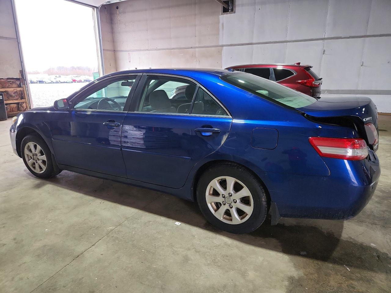 2010 TOYOTA CAMRY LE photo 4