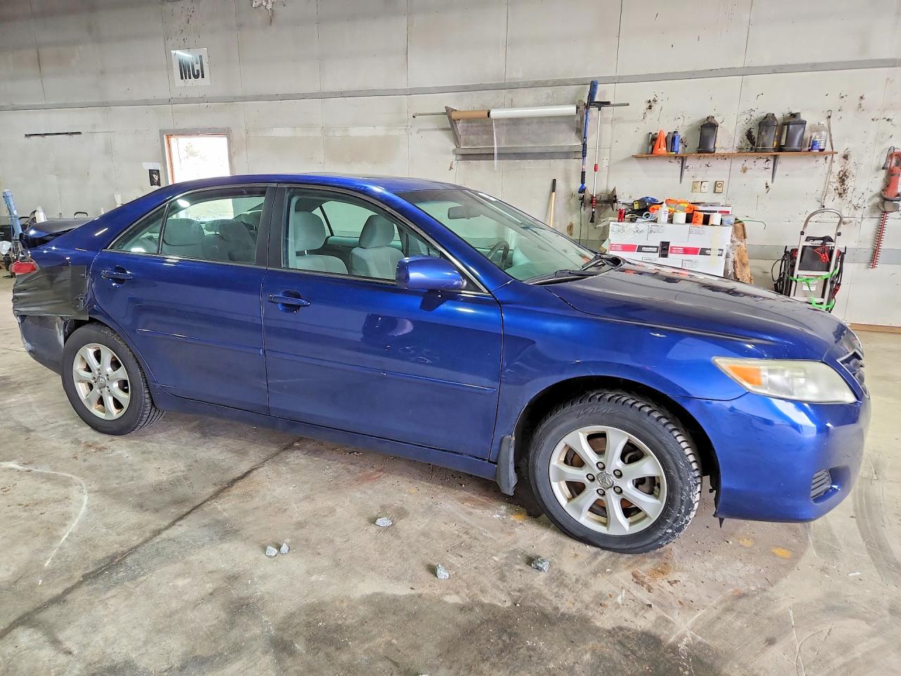 2010 TOYOTA CAMRY LE photo 10