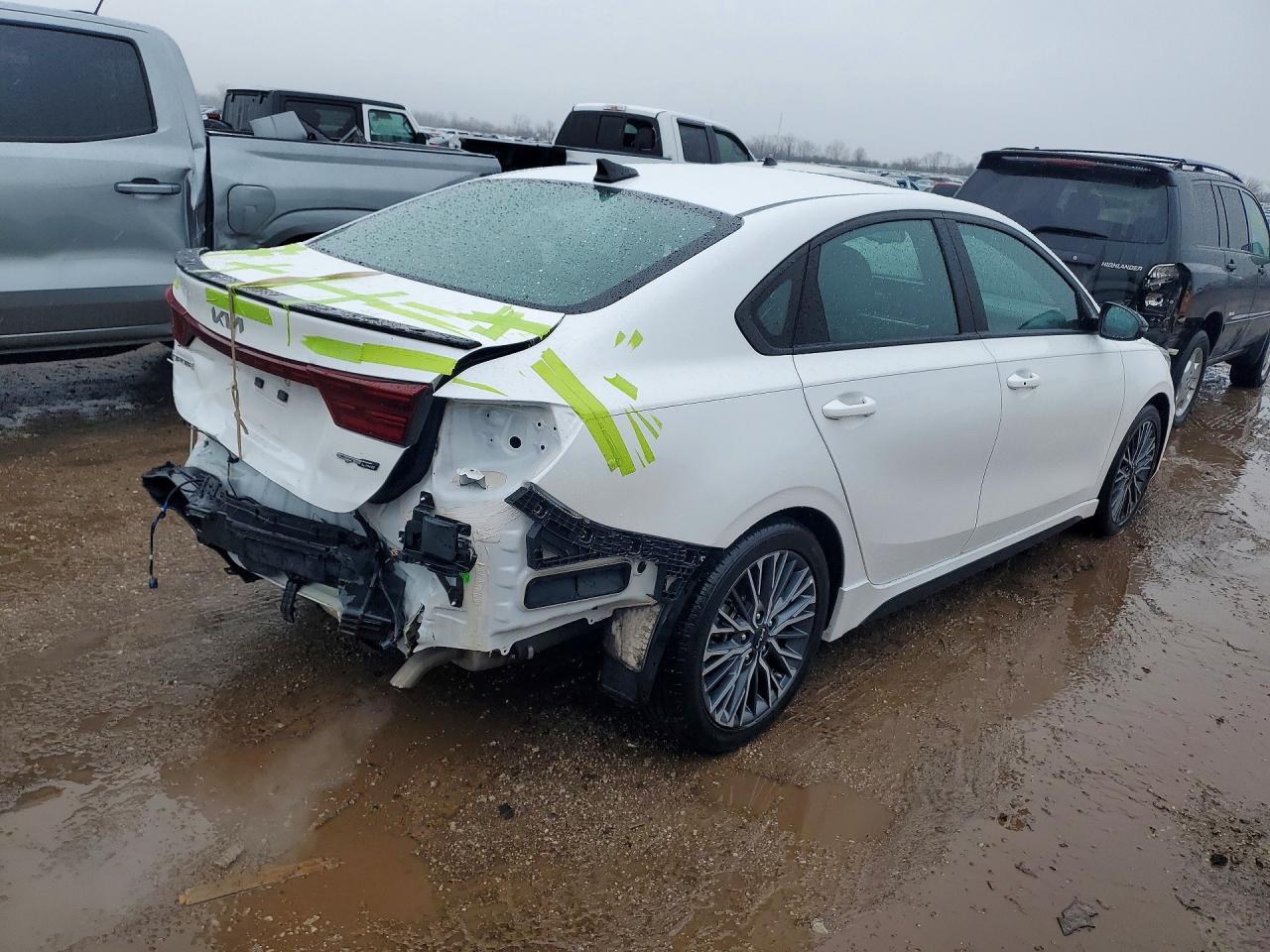 2023 KIA FORTE photo 5