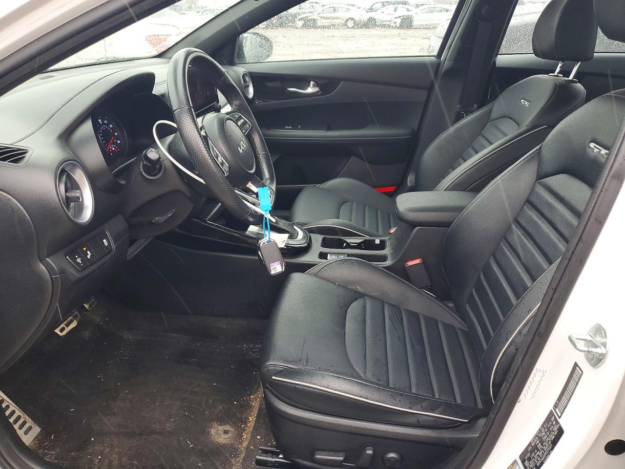 2023 KIA FORTE photo 13