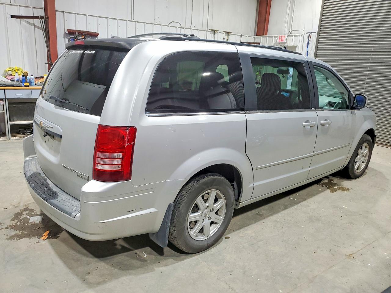2010 CHRYSLER TOWN & COUNTRY TOURING photo 7