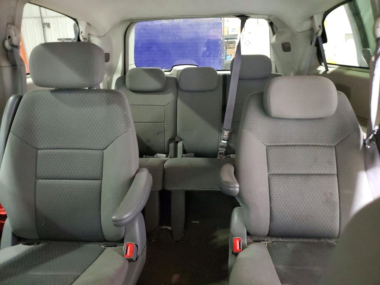 2010 CHRYSLER TOWN & COUNTRY TOURING photo 28