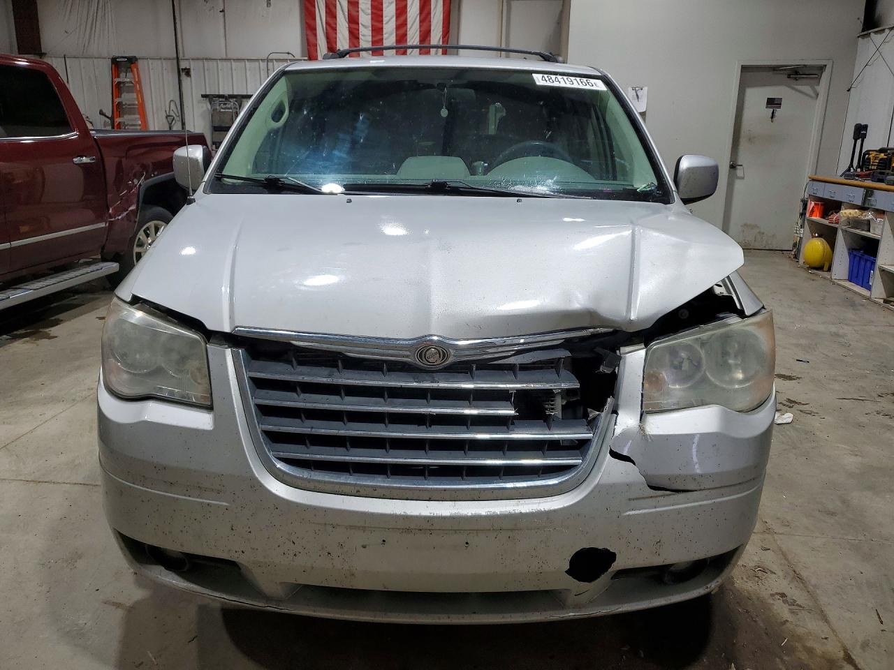 2010 CHRYSLER TOWN & COUNTRY TOURING photo 13