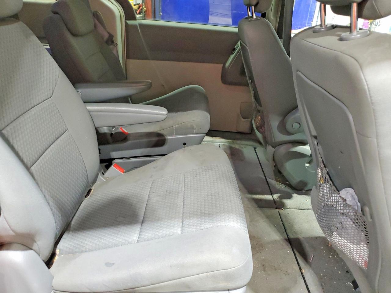 2010 CHRYSLER TOWN & COUNTRY TOURING photo 31
