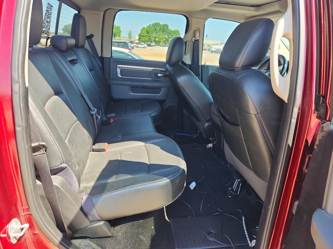 2016 RAM 1500 SLT photo 28