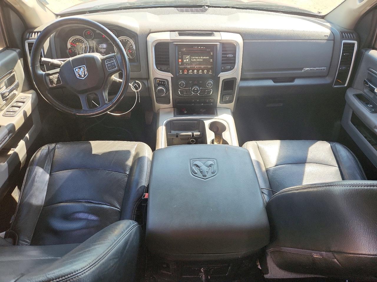 2016 RAM 1500 SLT photo 22
