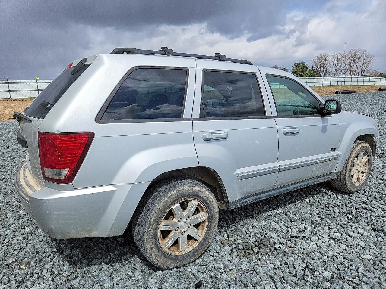 2008 JEEP GRAND CHEROKEE LAREDO photo 3