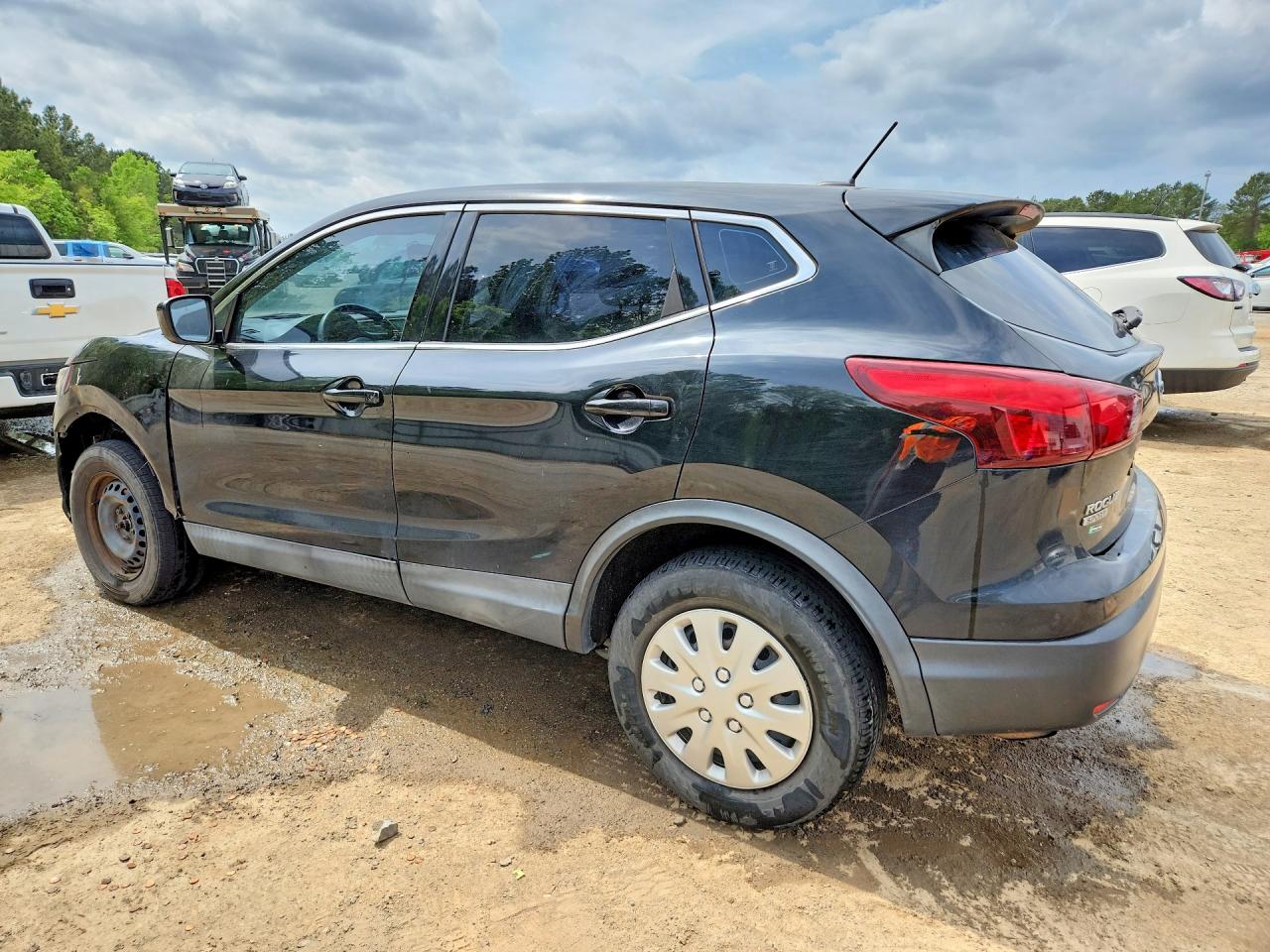 2019 NISSAN ROGUE SPORT S photo 2