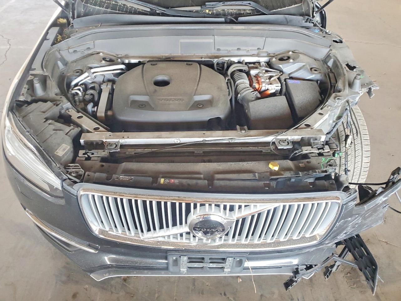 2016 VOLVO XC90 T8 photo 11