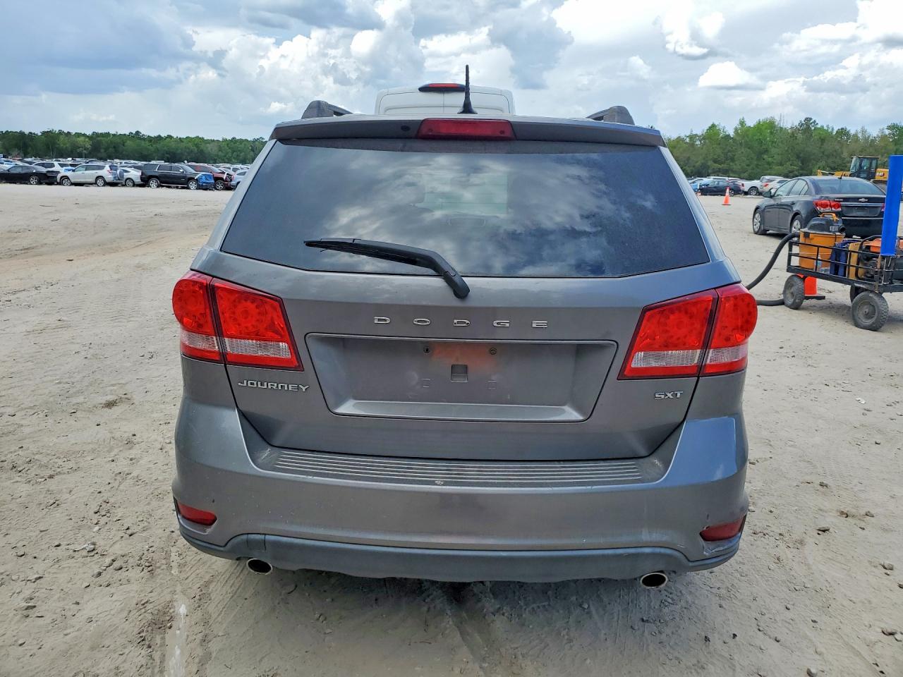 2013 DODGE JOURNEY SXT photo 6