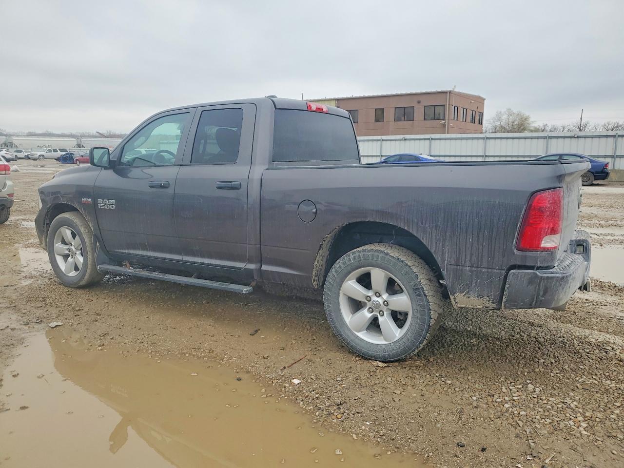 2014 RAM 1500 ST photo 3