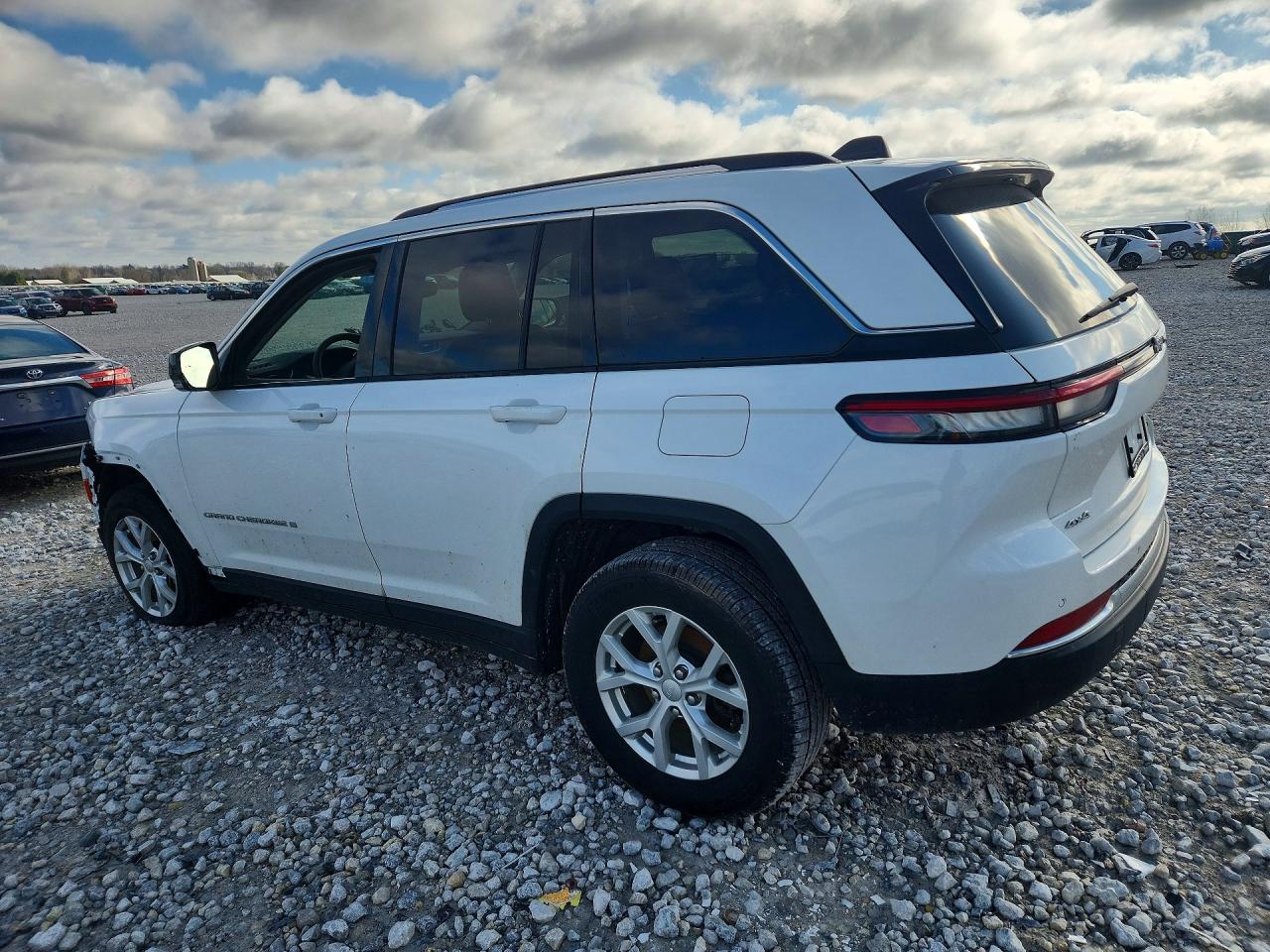 2023 JEEP GRAND CHEROKEE LIMITED photo 2