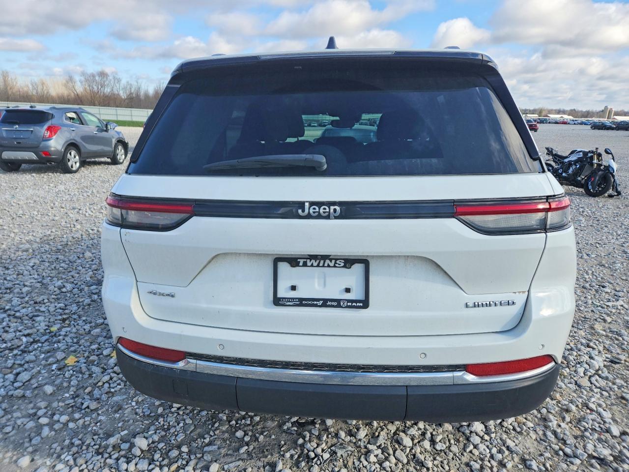 2023 JEEP GRAND CHEROKEE LIMITED photo 6