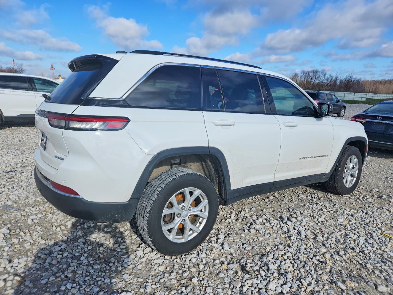 2023 JEEP GRAND CHEROKEE LIMITED photo 3
