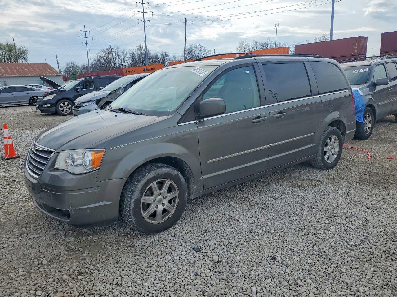 2010 CHRYSLER TOWN & COUNTRY