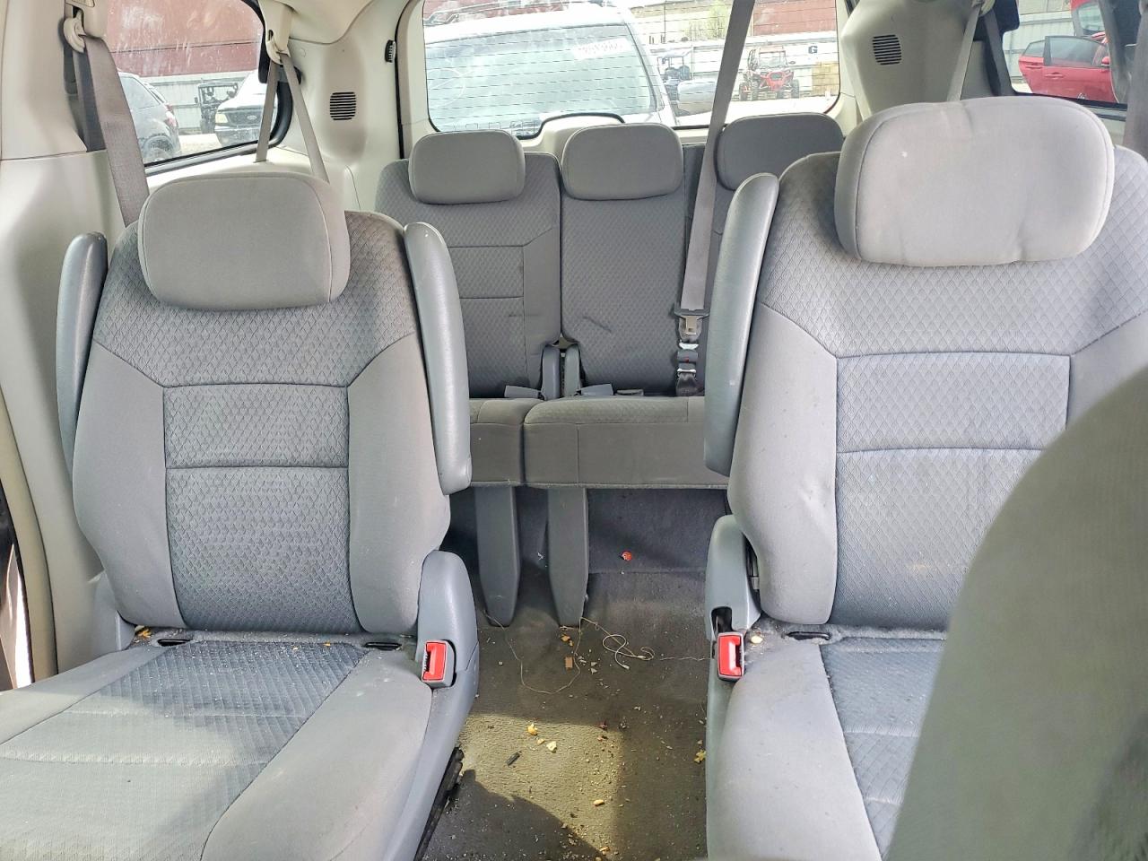 2010 CHRYSLER TOWN & COUNTRY TOURING photo 10