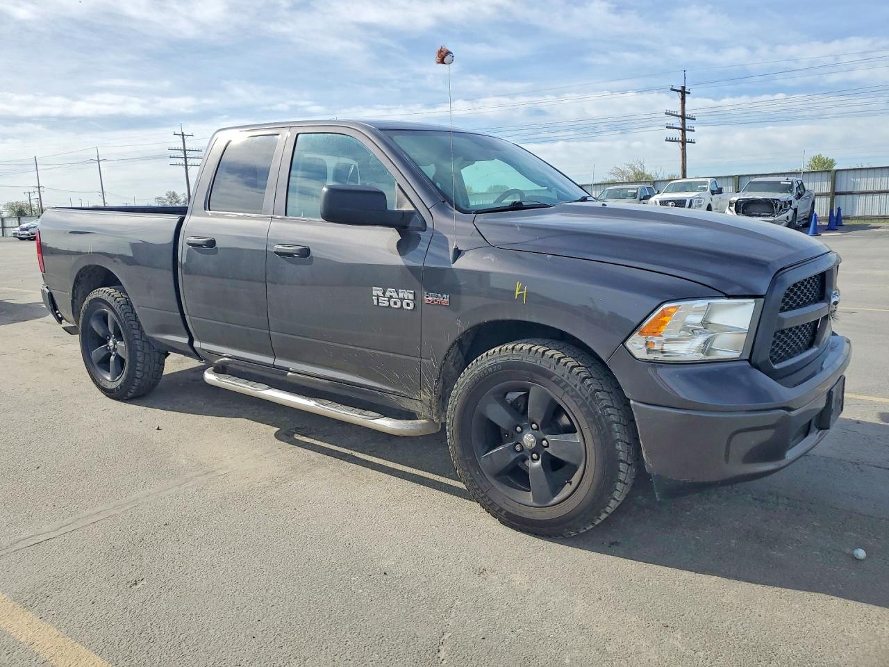 2017 RAM 1500 ST photo 4